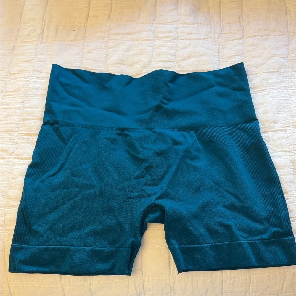 SET Active High-Waist Seamless Bike Shorts in Teal Blue - Picture 1 of 3